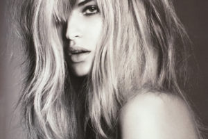 messy voluminous hair