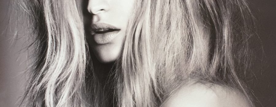 messy voluminous hair